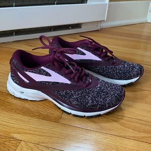 Brand new Brooks Energize sneakers